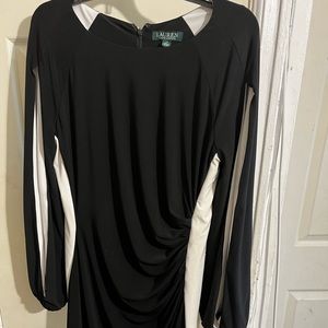 Beautiful black and white dress with gathering at the side comfortable.